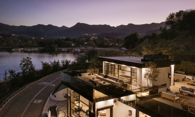 Lake Sherwood Project custom residence
